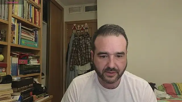 Snapshot of curiosillo83 chatting on October 6, 4:15 pm curiosillo83 online show from October 6, 4:15 pm