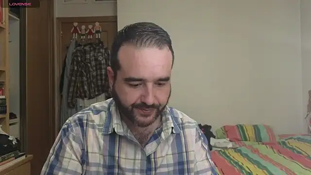 Snapshot of curiosillo83 chatting on October 8, 9:56 pm curiosillo83 online show from October 8, 9:56 pm