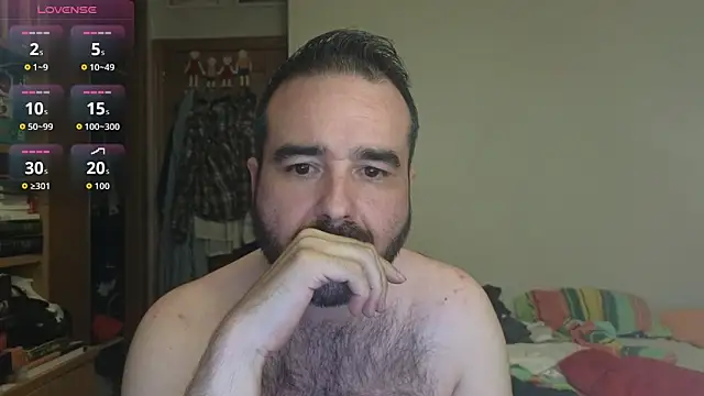 Snapshot of curiosillo83 chatting on October 9, 1:42 pm curiosillo83 online show from October 9, 1:42 pm