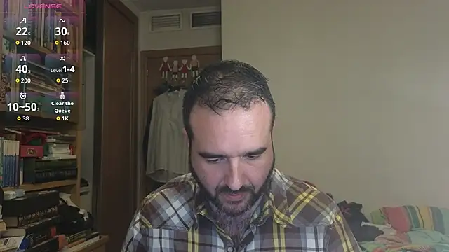 Snapshot of curiosillo83 chatting on October 10, 1:54 pm curiosillo83 online show from October 10, 1:54 pm