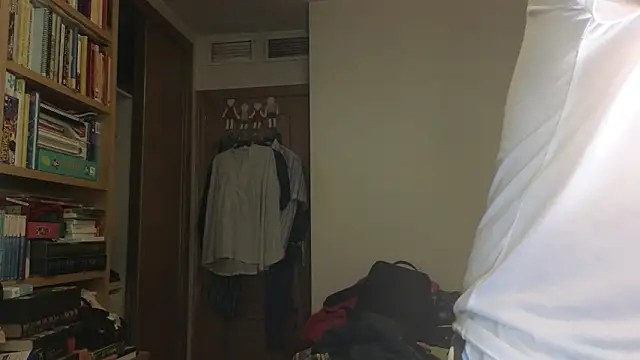 Snapshot of curiosillo83 chatting on October 11, 4:05 pm curiosillo83 online show from October 11, 4:05 pm