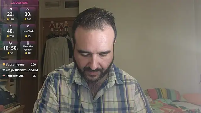 Snapshot of curiosillo83 chatting on October 12, 4:28 pm curiosillo83 online show from October 12, 4:28 pm