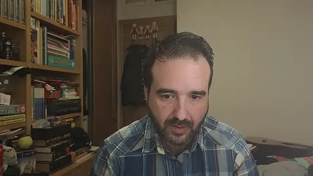 curiosillo83 online show from December 15, 12:15 am