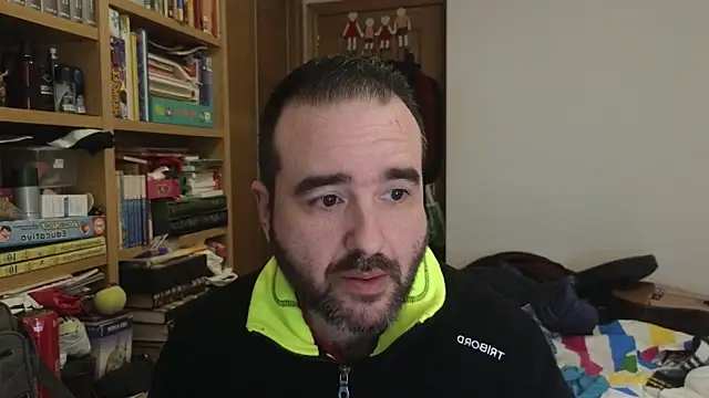 curiosillo83 online show from April 3, 8:34 am