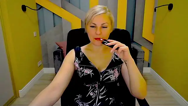 Candy Long online show from December 3, 11:57 pm