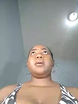 Snapshot of Sexypresh302 chatting on January 21, 9:46 am Sexypresh302 online show from January 21, 9:46 am