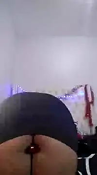 Snapshot of Sexypresh302 chatting on January 25, 4:23 am Sexypresh302 online show from January 25, 4:23 am