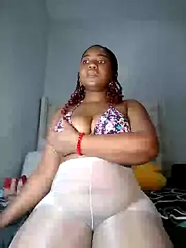 Snapshot of Sexypresh302 chatting on February 18, 1:43 am Sexypresh302 online show from February 18, 1:43 am