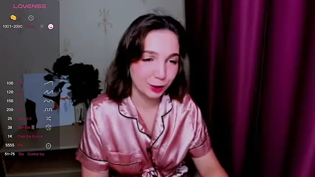 Snapshot of KindHazelHere_ chatting on March 22, 8:15 pm KindHazelHere online show from March 22, 8:15 pm