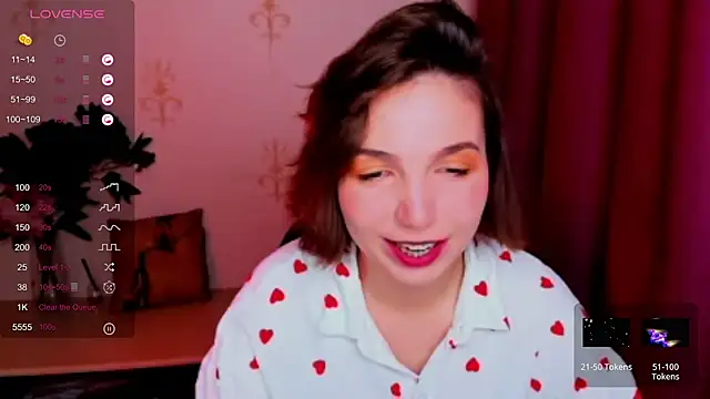 KindHazelHere  online show from October 26, 8:20 am