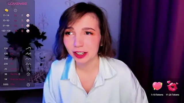 KindHazelHere  online show from November 6, 8:26 am