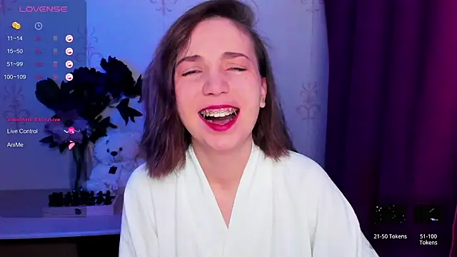 KindHazelHere  online show from February 15, 9:33 pm