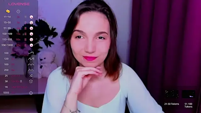 KindHazelHere  online show from May 7, 10:48 pm