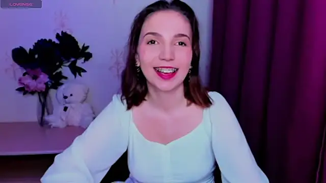 KindHazelHere  online show from May 9, 12:38 am