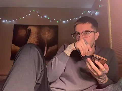 Snapshot of Bwcjoshbanks chatting on February 20, 11:22 am Bwcjoshbanks online show from February 20, 11:22 am