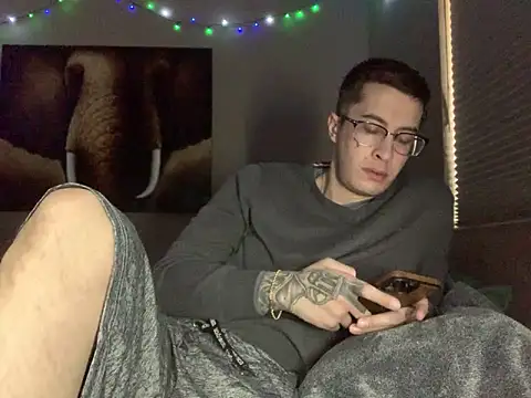 Snapshot of Bwcjoshbanks chatting on February 26, 12:20 am Bwcjoshbanks online show from February 26, 12:20 am