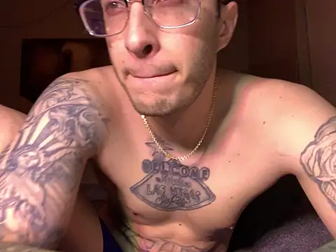 Snapshot of Bwcjoshbanks chatting on March 4, 4:40 am Bwcjoshbanks online show from March 4, 4:40 am