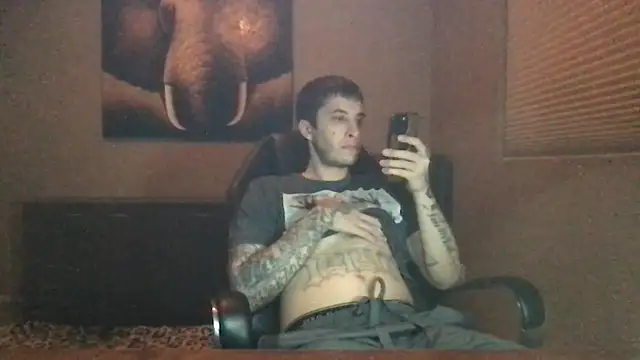 Snapshot of Bwcjoshbanks chatting on April 1, 2:56 am Bwcjoshbanks online show from April 1, 2:56 am