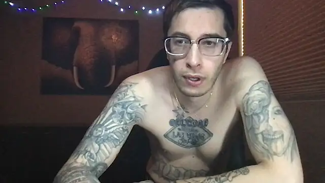 Snapshot of Bwcjoshbanks chatting on April 1, 3:53 pm Bwcjoshbanks online show from April 1, 3:53 pm