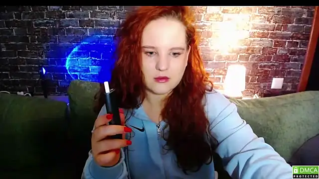 FlowerOfFreedom  online show from December 19, 4:30 am