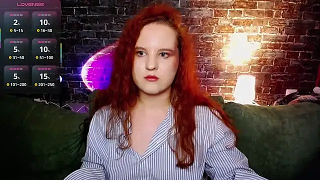 FlowerOfFreedom  online show from December 19, 7:10 pm