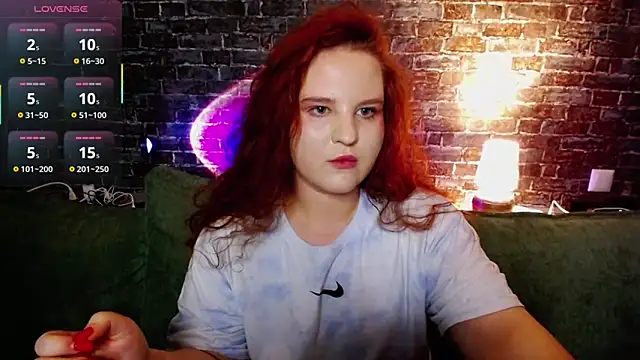 FlowerOfFreedom  online show from December 20, 8:38 pm