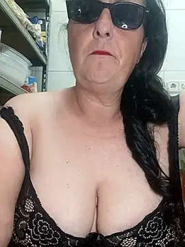 Snapshot of eroticjessitop chatting on February 23, 5:10 pm eroticjessitop online show from February 23, 5:10 pm