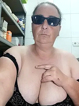 Snapshot of eroticjessitop chatting on March 3, 5:41 pm eroticjessitop online show from March 3, 5:41 pm