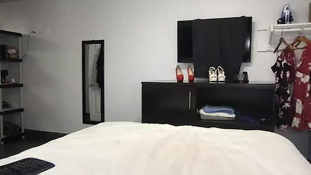 TiffaneyLove online show from May 15, 11:01 pm