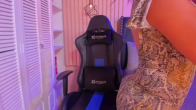 ashlye miller  online show from January 12, 3:49 am