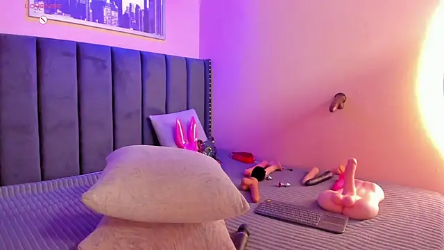 ashlye miller  online show from March 9, 10:19 am