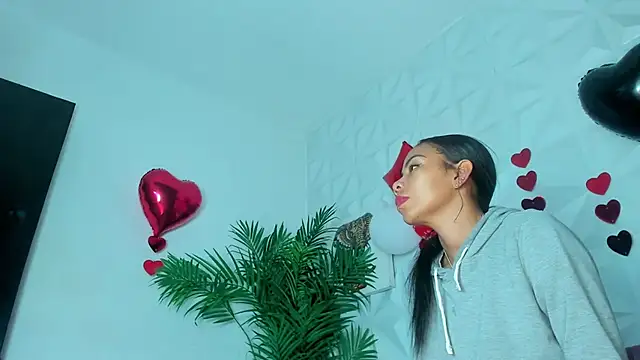 Snapshot of Hellen_Sky chatting on February 21, 7:04 pm Hellen Sky online show from February 21, 7:04 pm