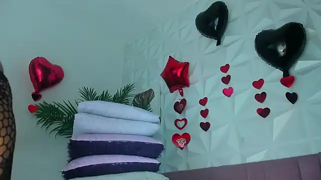 Snapshot of Hellen_Sky chatting on March 14, 7:19 pm Hellen Sky online show from March 14, 7:19 pm