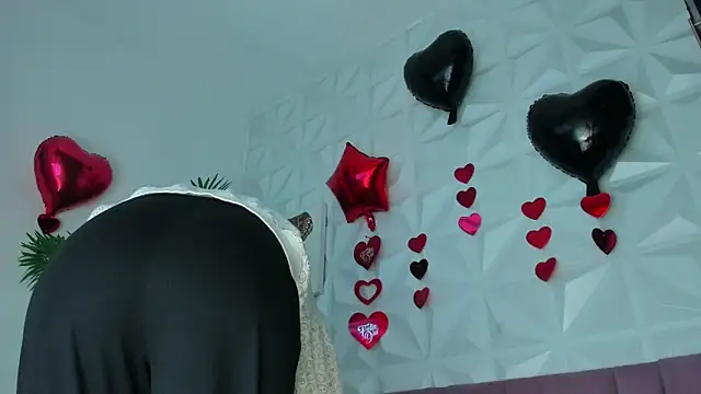 Snapshot of Hellen_Sky chatting on March 27, 7:02 pm Hellen Sky online show from March 27, 7:02 pm