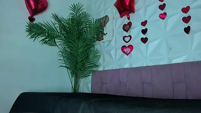 Snapshot of Hellen_Sky chatting on March 28, 7:02 pm Hellen Sky online show from March 28, 7:02 pm