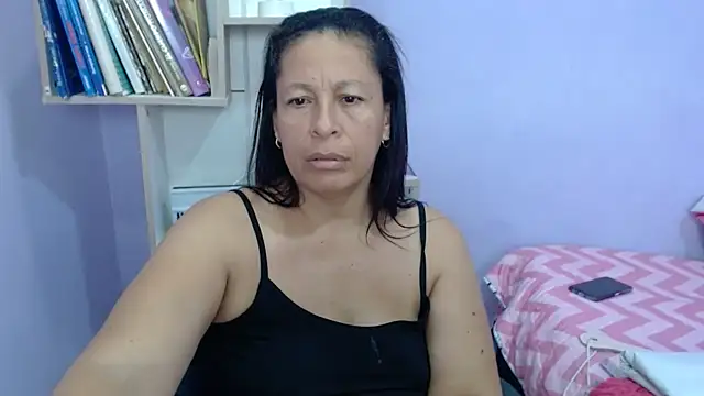 Snapshot of mature_martina chatting on November 5, 10:15 am mature martina online show from November 5, 10:15 am