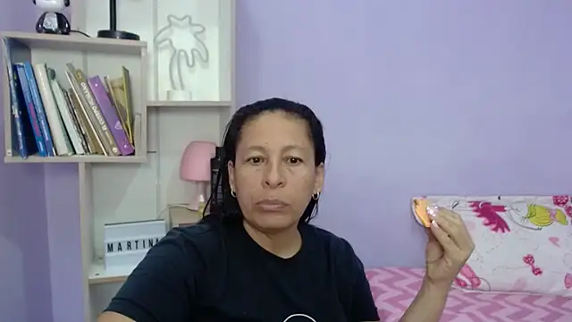 Snapshot of mature_martina chatting on November 8, 9:57 pm mature martina online show from November 8, 9:57 pm