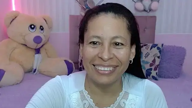 Snapshot of mature_martina chatting on November 14, 1:59 am mature martina online show from November 14, 1:59 am