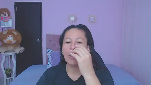 Snapshot of mature_martina chatting on February 23, 7:22 pm mature martina online show from February 23, 7:22 pm