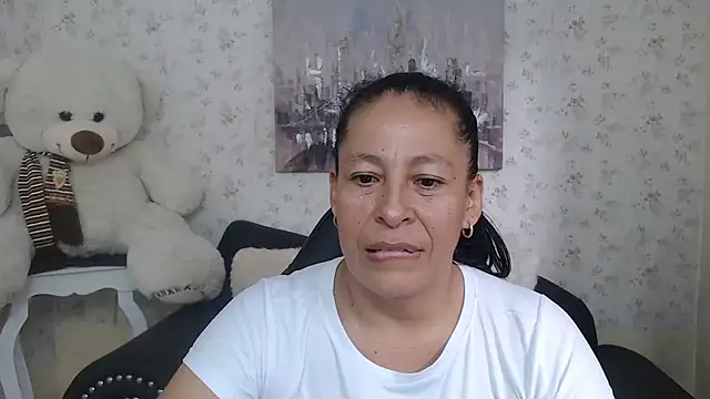 Snapshot of mature_martina chatting on March 5, 7:10 pm mature martina online show from March 5, 7:10 pm