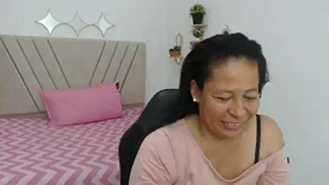 mature martina online show from April 10, 8:57 pm