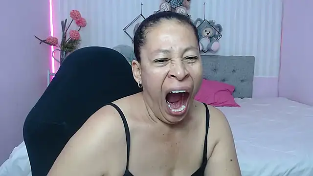 mature martina online show from May 3, 11:05 am