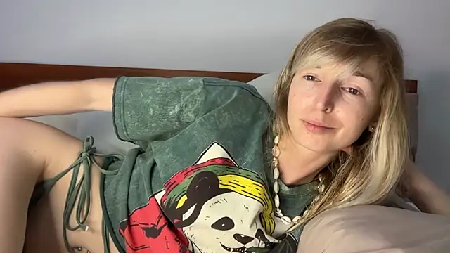 ivankai  online show from April 1, 1:41 pm