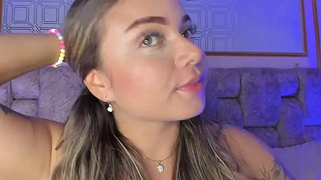 AnnyLopezz  online show from February 9, 6:43 am