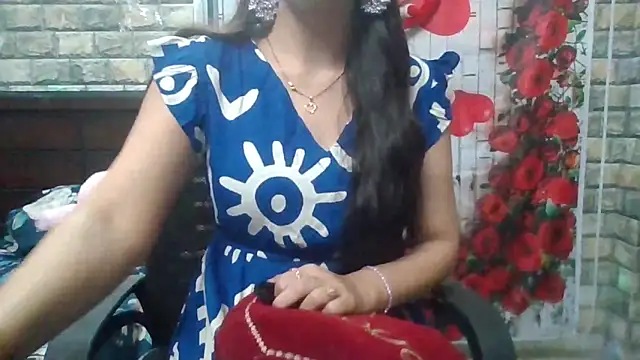 Snapshot of Sexy_iknoor chatting on March 18, 5:32 am Sexy iknoor online show from March 18, 5:32 am