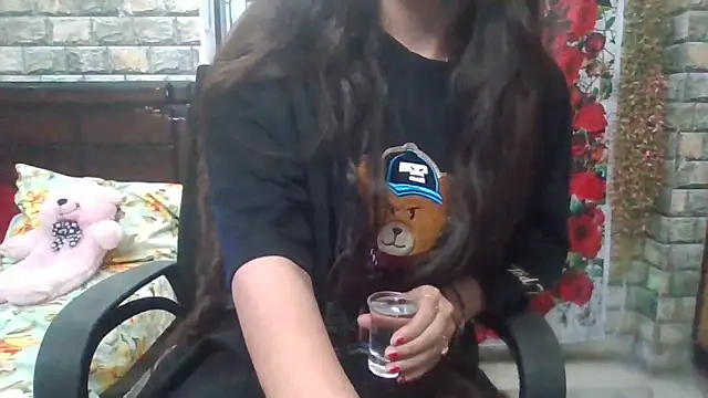 Snapshot of Sexy_iknoor chatting on April 6, 5:19 am Sexy iknoor online show from April 6, 5:19 am