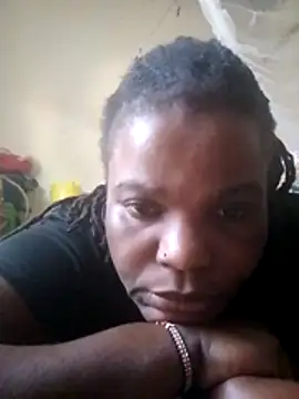 pretty-donna online show from June 18, 11:58 am