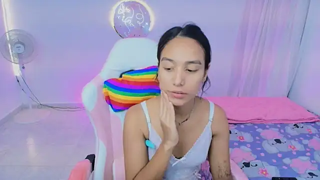 Snapshot of Nanami_19 chatting on June 22, 7:11 pm Nanami 19 online show from June 22, 7:11 pm