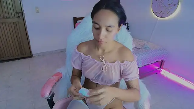 Snapshot of Nanami_19 chatting on July 30, 11:04 pm Nanami 19 online show from July 30, 11:04 pm