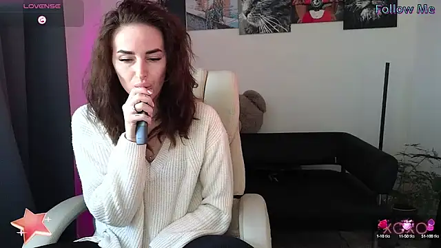 xx adrihanna xx online show from February 19, 9:06 am
